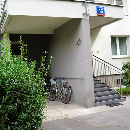 Nice Apartament With Small Tub Warszawa Eksteriør billede